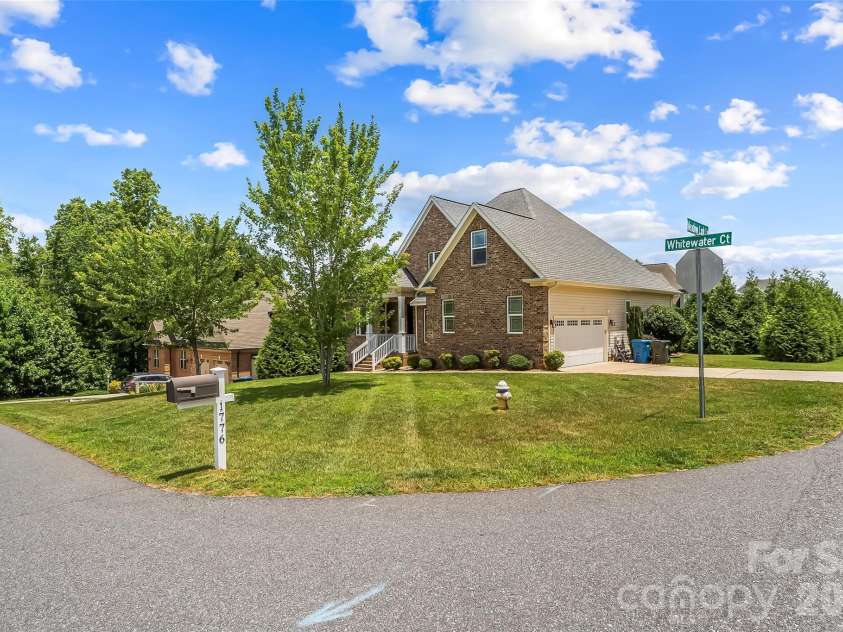 1776 White Water Court, Hickory, NC 28602.  MLS# CAR4400743, YatesRealty ID 37307. 