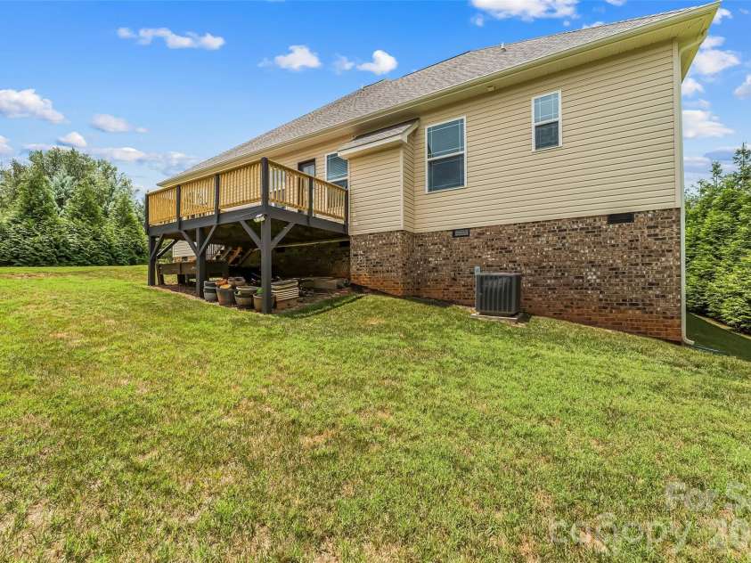 1776 White Water Court, Hickory, NC 28602.  MLS# CAR4400743, YatesRealty ID 37307. 