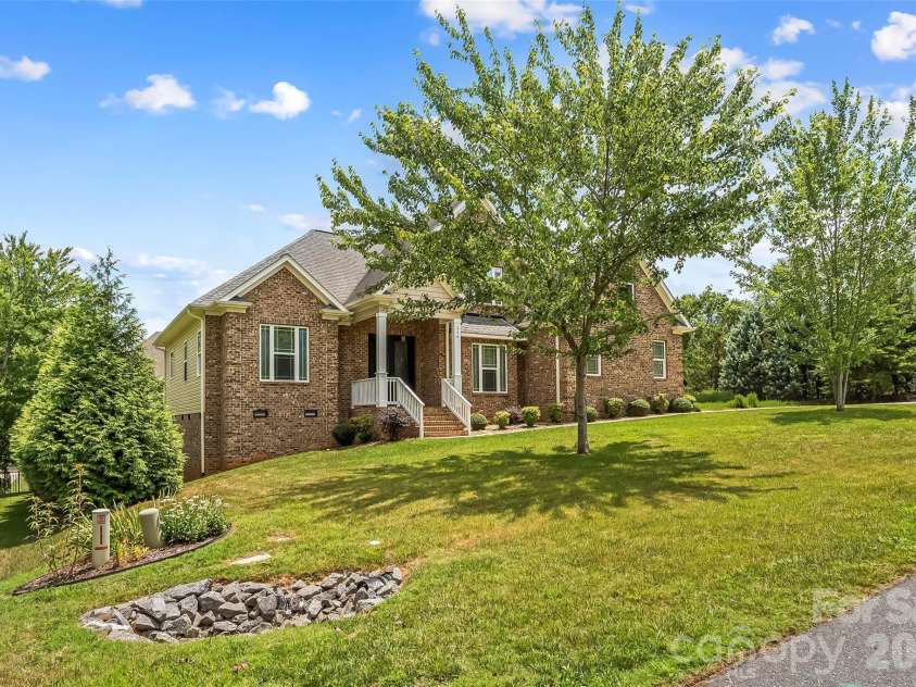 1776 White Water Court, Hickory, NC 28602.  MLS# CAR4400743, YatesRealty ID 37307. 