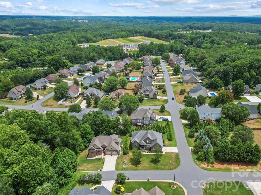 1776 White Water Court, Hickory, NC 28602.  MLS# CAR4400743, YatesRealty ID 37307. 
