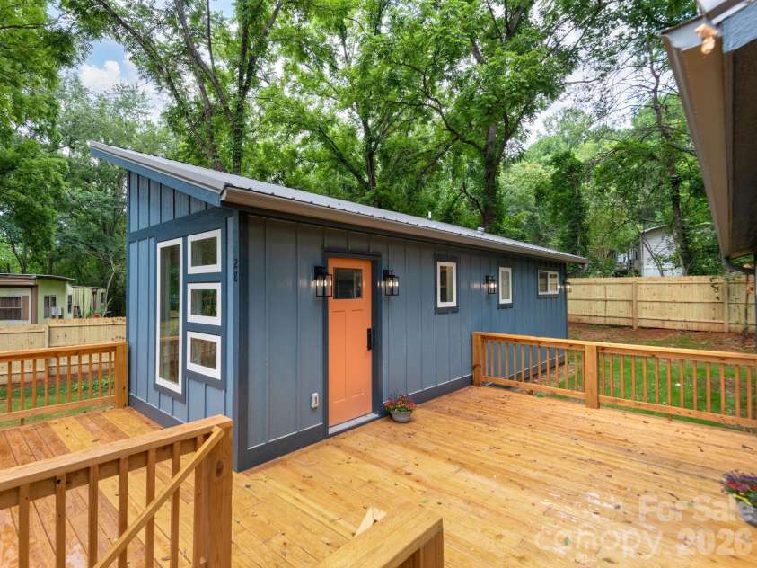 30 Pine Road, Asheville, NC 28805.  MLS# CAR4403930, YatesRealty ID 37308. 