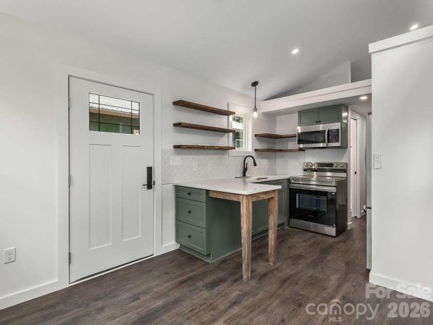 30 Pine Road, Asheville, NC 28805.  MLS# CAR4403930, YatesRealty ID 37308. 