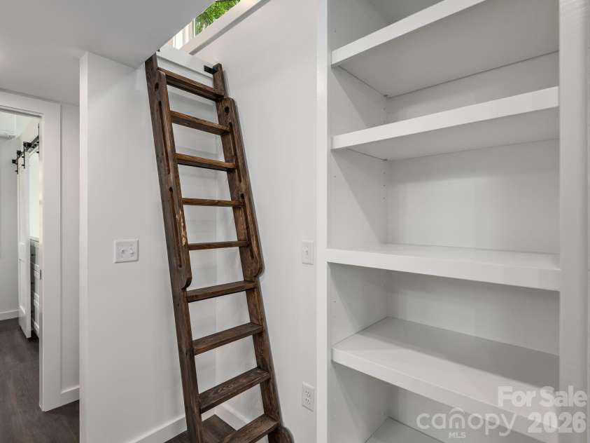 30 Pine Road, Asheville, NC 28805.  MLS# CAR4403930, YatesRealty ID 37308. 