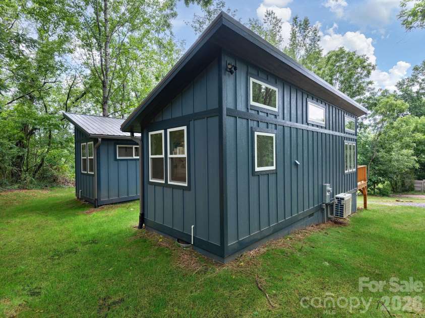 30 Pine Road, Asheville, NC 28805.  MLS# CAR4403930, YatesRealty ID 37308. 