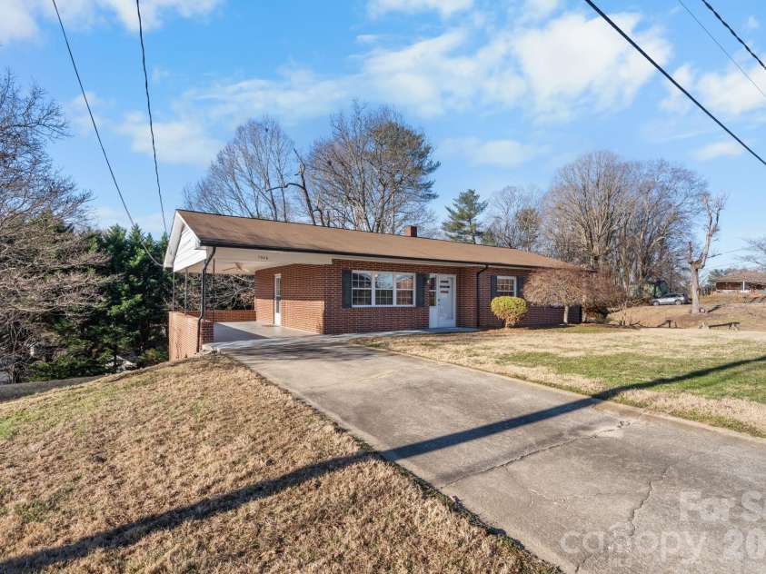 1306 Delwood Drive, Lenoir, NC 28645.  MLS# CAR4337776, YatesRealty ID 3731. 