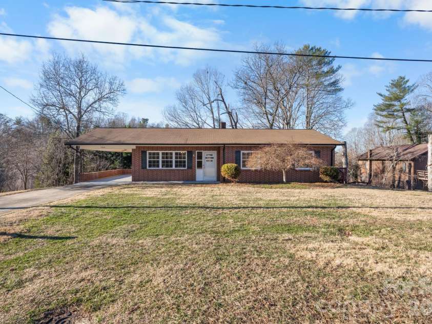 1306 Delwood Drive, Lenoir, NC 28645.  MLS# CAR4337776, YatesRealty ID 3731. 