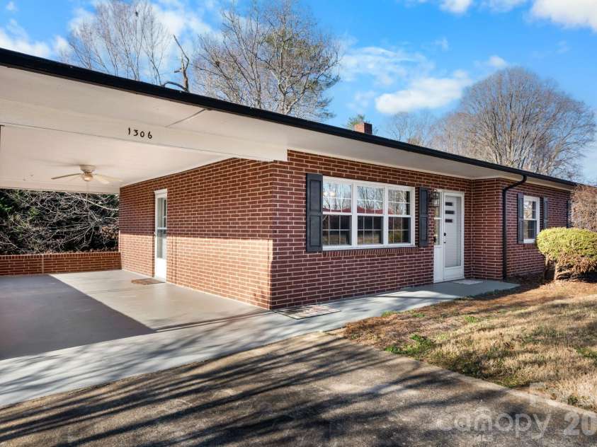 1306 Delwood Drive, Lenoir, NC 28645.  MLS# CAR4337776, YatesRealty ID 3731. 