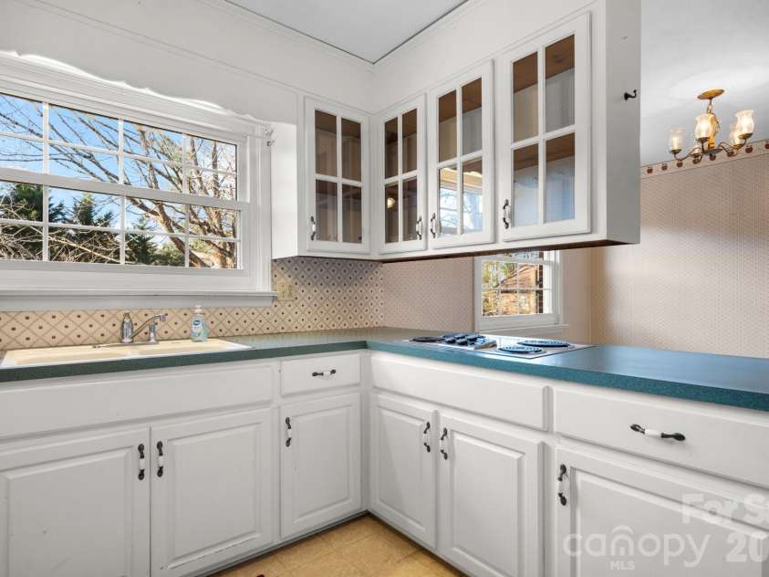 1306 Delwood Drive, Lenoir, NC 28645.  MLS# CAR4337776, YatesRealty ID 3731. 