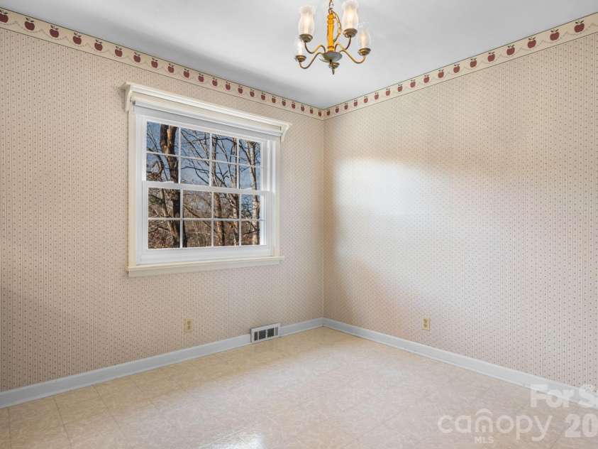 1306 Delwood Drive, Lenoir, NC 28645.  MLS# CAR4337776, YatesRealty ID 3731. 