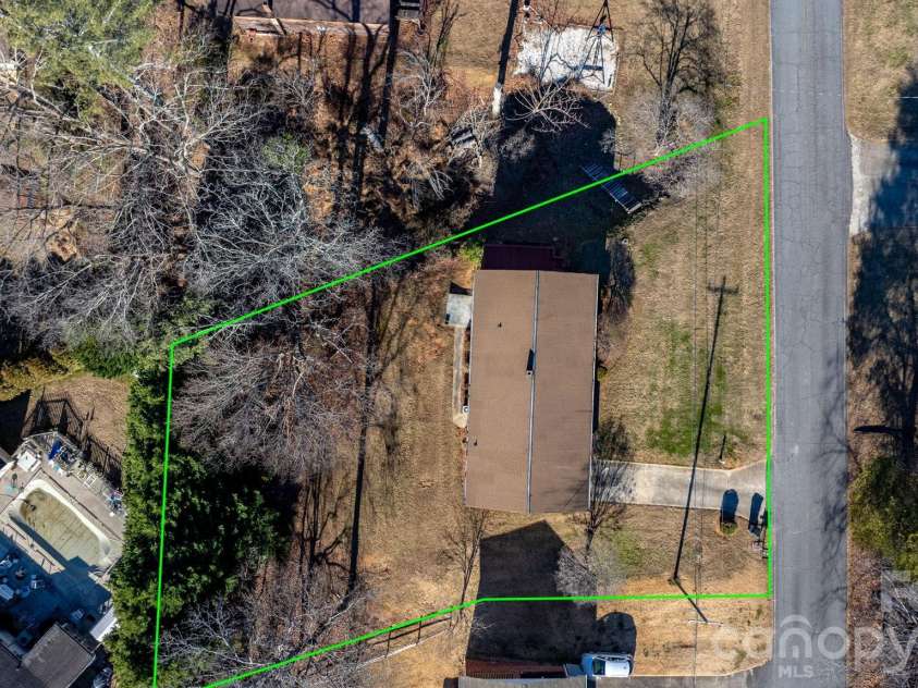 1306 Delwood Drive, Lenoir, NC 28645.  MLS# CAR4337776, YatesRealty ID 3731. 