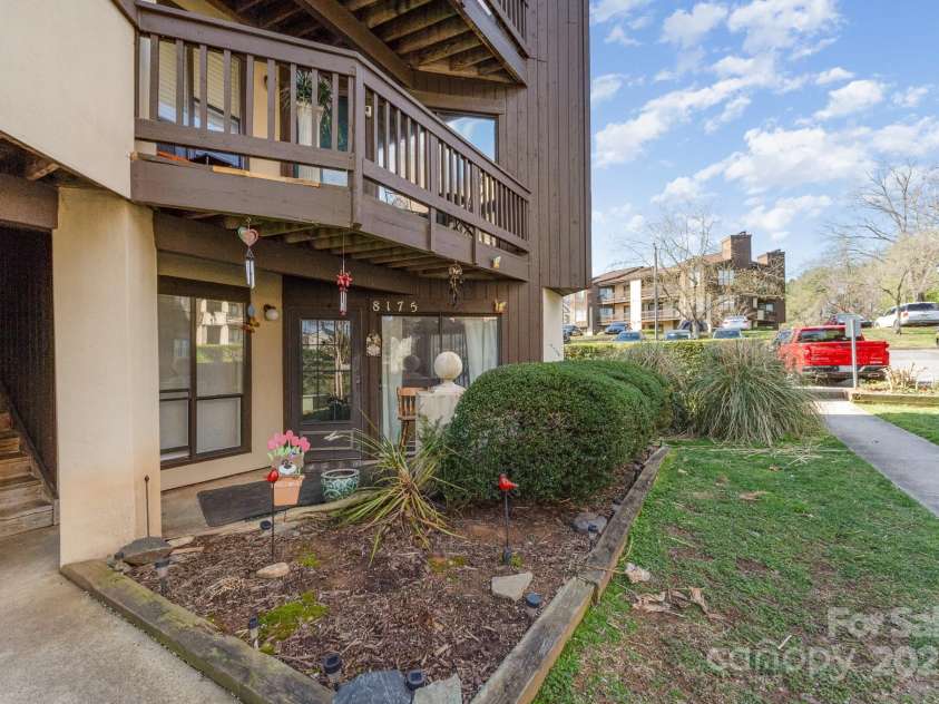 8175 Cedar Glen Drive, Charlotte, NC 28212.  MLS# CAR4235369, YatesRealty ID 3731. 