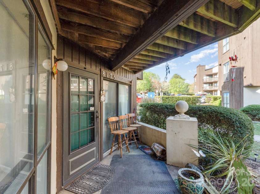 8175 Cedar Glen Drive, Charlotte, NC 28212.  MLS# CAR4235369, YatesRealty ID 3731. 