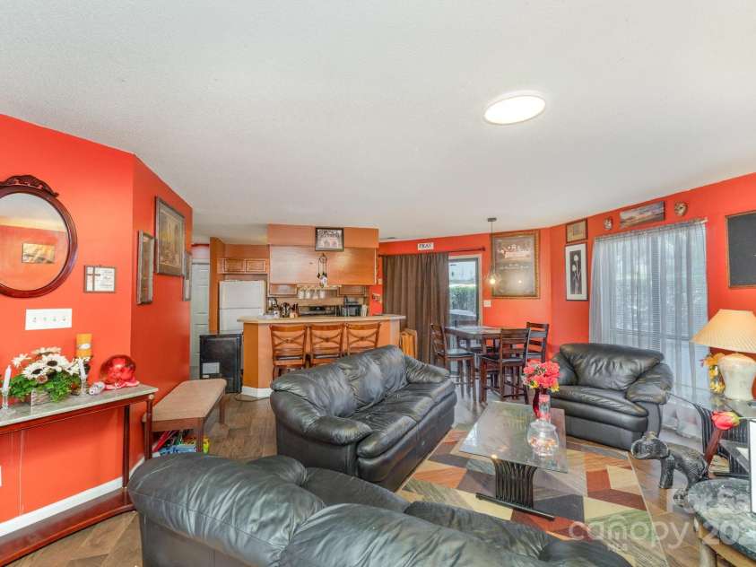 8175 Cedar Glen Drive, Charlotte, NC 28212.  MLS# CAR4235369, YatesRealty ID 3731. 