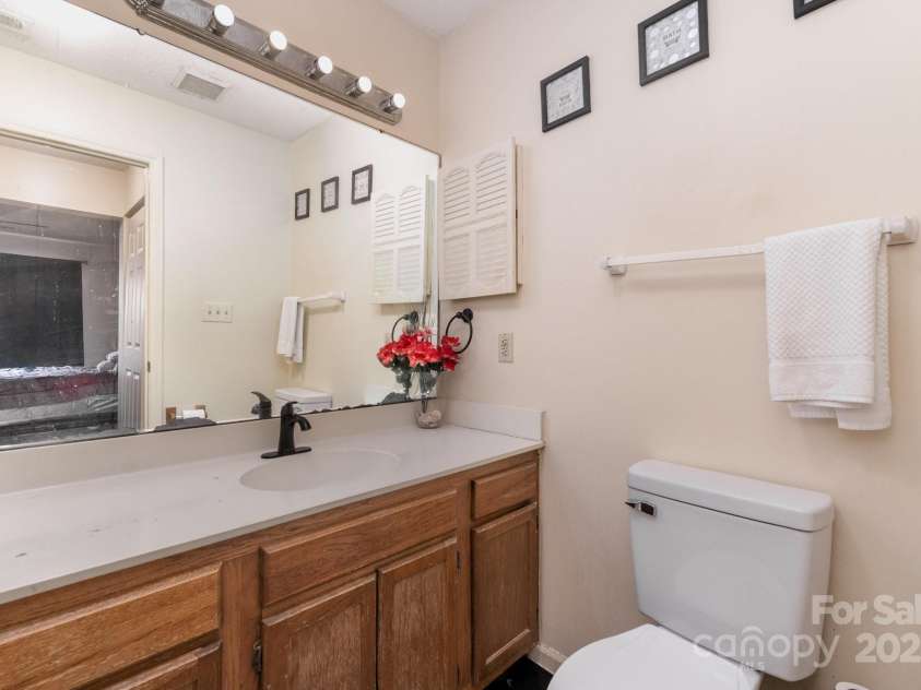 8175 Cedar Glen Drive, Charlotte, NC 28212.  MLS# CAR4235369, YatesRealty ID 3731. 