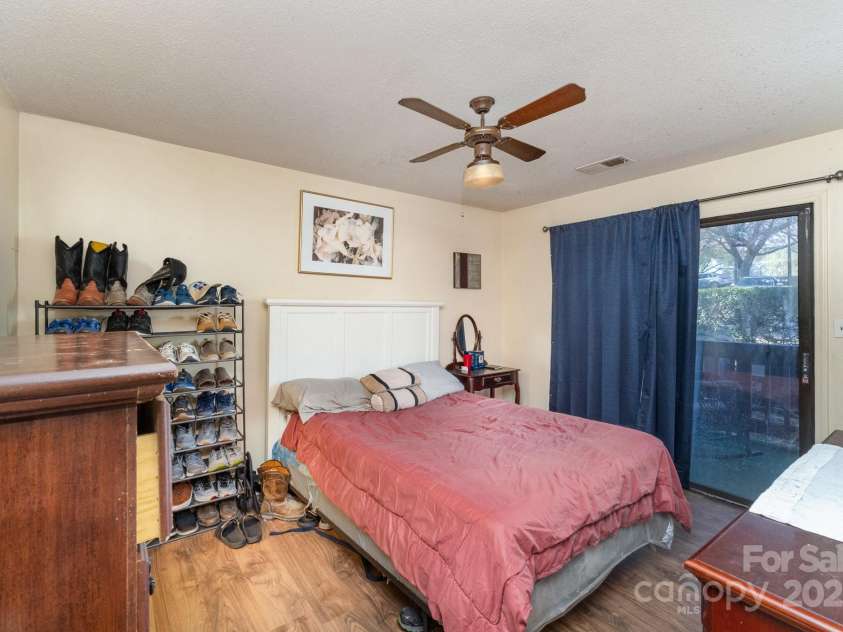 8175 Cedar Glen Drive, Charlotte, NC 28212.  MLS# CAR4235369, YatesRealty ID 3731. 