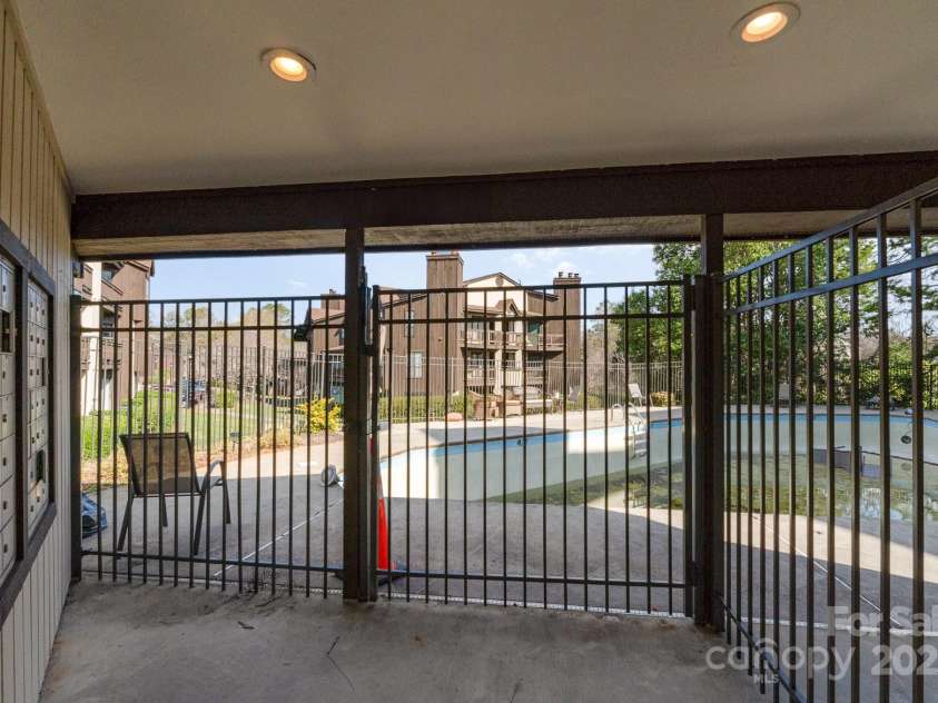 8175 Cedar Glen Drive, Charlotte, NC 28212.  MLS# CAR4235369, YatesRealty ID 3731. 