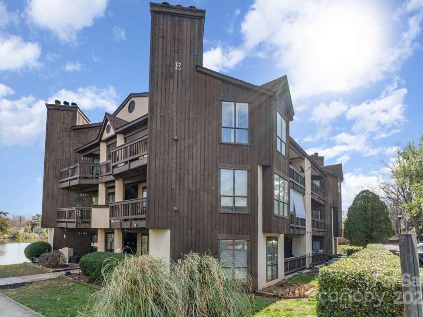 8175 Cedar Glen Drive, Charlotte, NC 28212.  MLS# CAR4235369, YatesRealty ID 3731. 