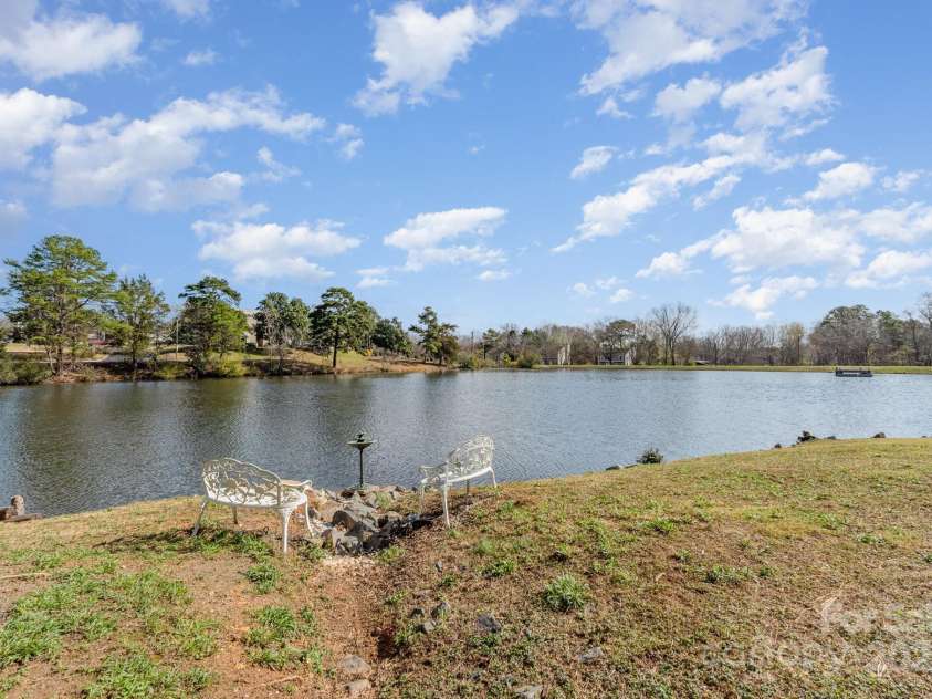 8175 Cedar Glen Drive, Charlotte, NC 28212.  MLS# CAR4235369, YatesRealty ID 3731. 