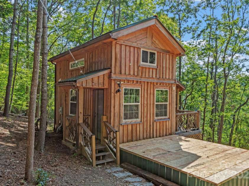 97 Gordon Lane, Burnsville, NC 28714.  MLS# CAR4293904, YatesRealty ID 3731. 