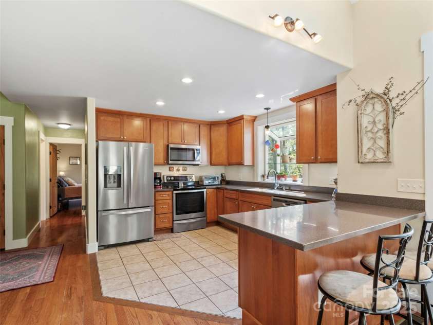 97 Gordon Lane, Burnsville, NC 28714.  MLS# CAR4293904, YatesRealty ID 3731. 