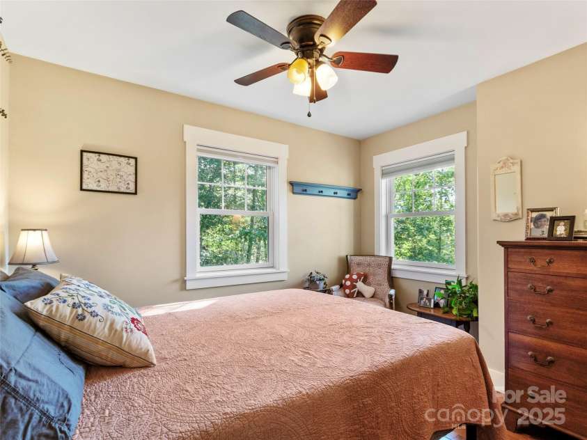 97 Gordon Lane, Burnsville, NC 28714.  MLS# CAR4293904, YatesRealty ID 3731. 