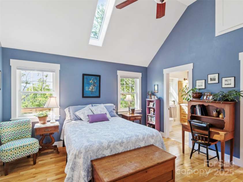 97 Gordon Lane, Burnsville, NC 28714.  MLS# CAR4293904, YatesRealty ID 3731. 