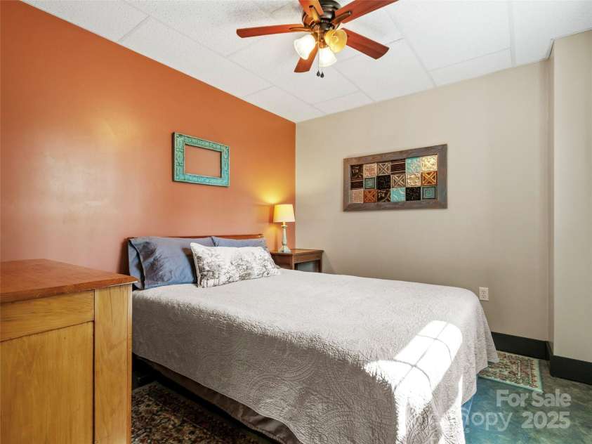 97 Gordon Lane, Burnsville, NC 28714.  MLS# CAR4293904, YatesRealty ID 3731. 