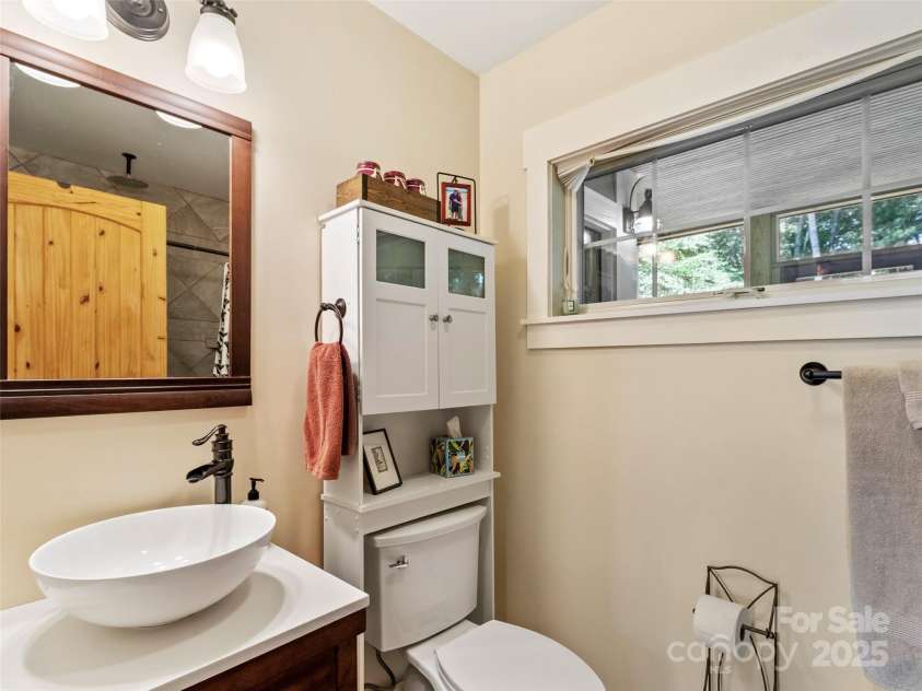 97 Gordon Lane, Burnsville, NC 28714.  MLS# CAR4293904, YatesRealty ID 3731. 