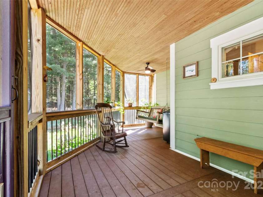 97 Gordon Lane, Burnsville, NC 28714.  MLS# CAR4293904, YatesRealty ID 3731. 
