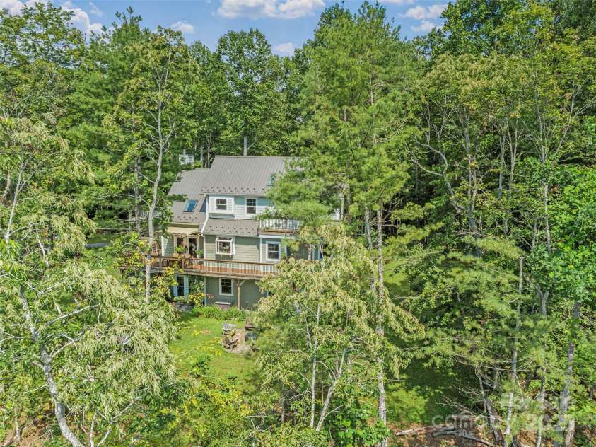 97 Gordon Lane, Burnsville, NC 28714.  MLS# CAR4293904, YatesRealty ID 3731. 