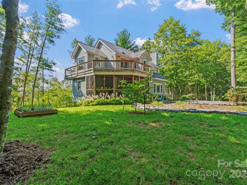 97 Gordon Lane, Burnsville, NC 28714.  MLS# CAR4293904, YatesRealty ID 3731. 