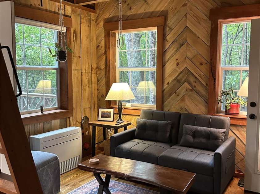 97 Gordon Lane, Burnsville, NC 28714.  MLS# CAR4293904, YatesRealty ID 3731. 