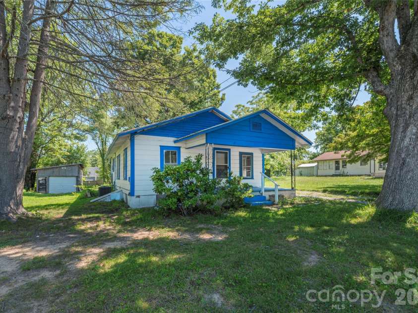 308 Substation Street, Hendersonville, NC 28792.  MLS# CAR4402649, YatesRealty ID 37310. 