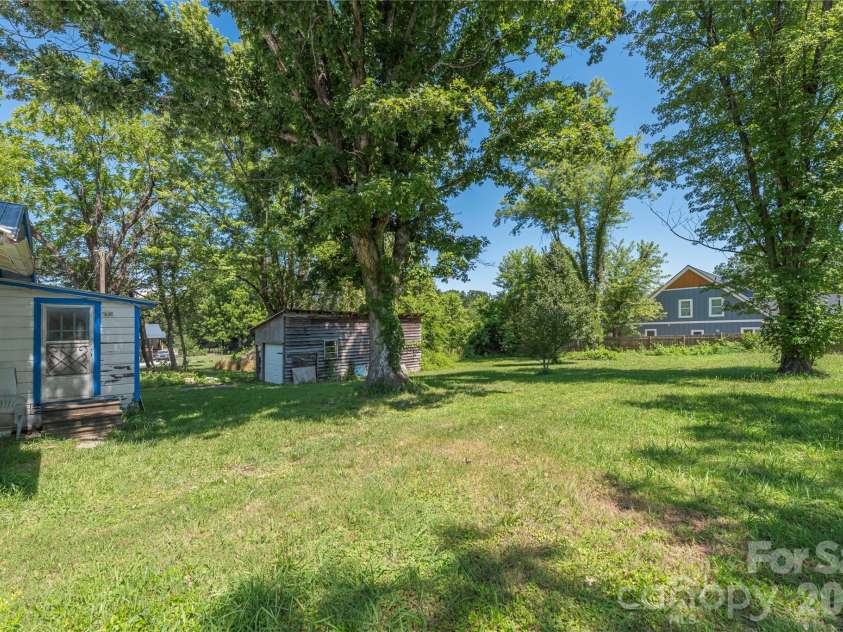 308 Substation Street, Hendersonville, NC 28792.  MLS# CAR4402649, YatesRealty ID 37310. 