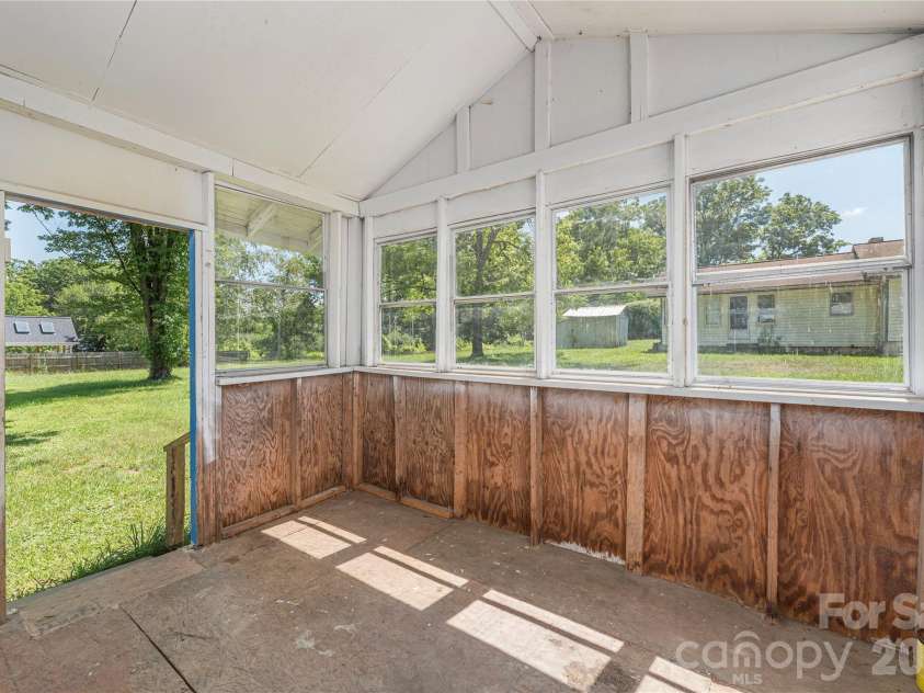 308 Substation Street, Hendersonville, NC 28792.  MLS# CAR4402649, YatesRealty ID 37310. 
