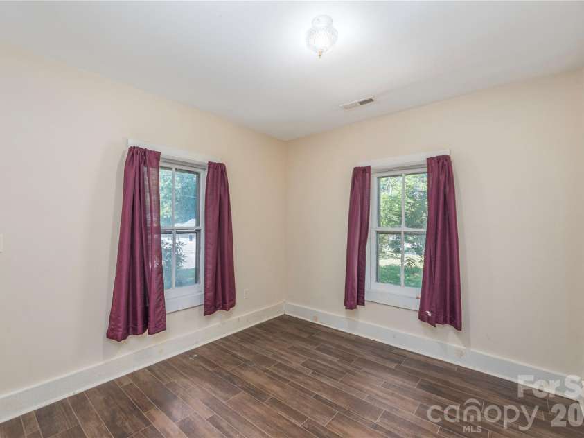 308 Substation Street, Hendersonville, NC 28792.  MLS# CAR4402649, YatesRealty ID 37310. 