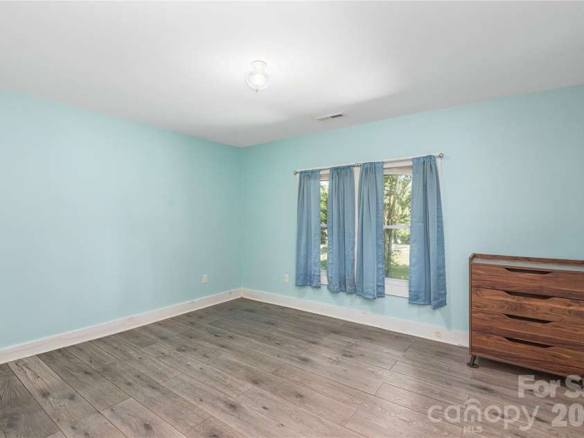 308 Substation Street, Hendersonville, NC 28792.  MLS# CAR4402649, YatesRealty ID 37310. 