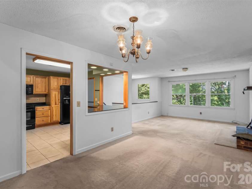 32 Swanns View Drive, Marion, NC 28752.  MLS# CAR4398128, YatesRealty ID 37311. 