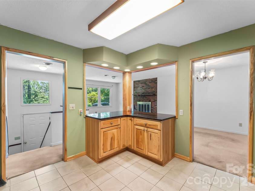 32 Swanns View Drive, Marion, NC 28752.  MLS# CAR4398128, YatesRealty ID 37311. 