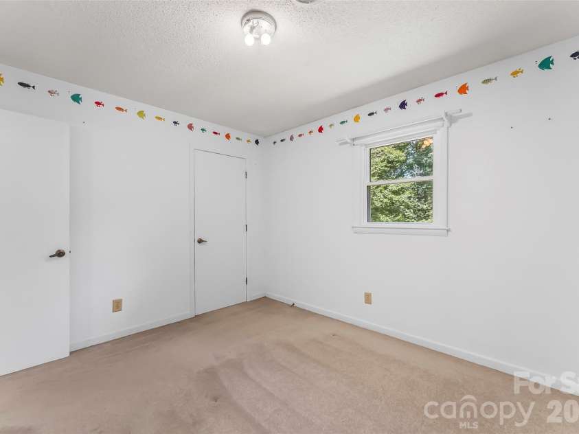32 Swanns View Drive, Marion, NC 28752.  MLS# CAR4398128, YatesRealty ID 37311. 