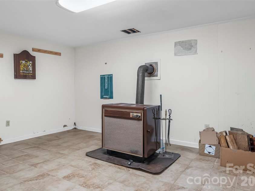 32 Swanns View Drive, Marion, NC 28752.  MLS# CAR4398128, YatesRealty ID 37311. 
