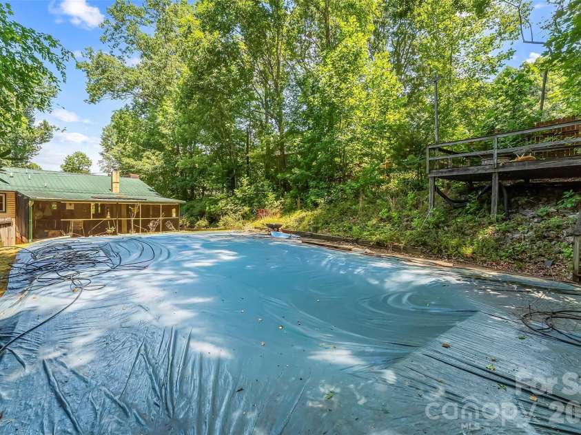 32 Swanns View Drive, Marion, NC 28752.  MLS# CAR4398128, YatesRealty ID 37311. 