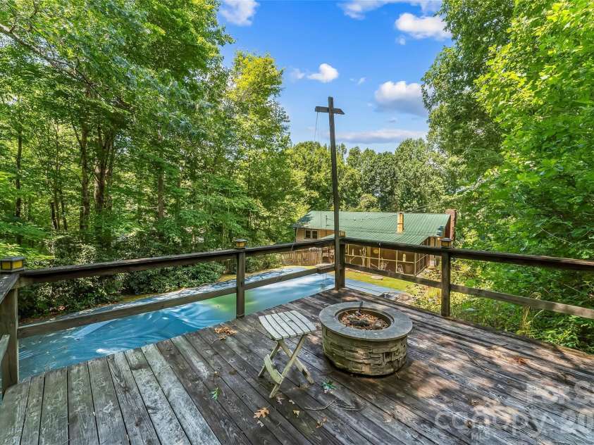 32 Swanns View Drive, Marion, NC 28752.  MLS# CAR4398128, YatesRealty ID 37311. 