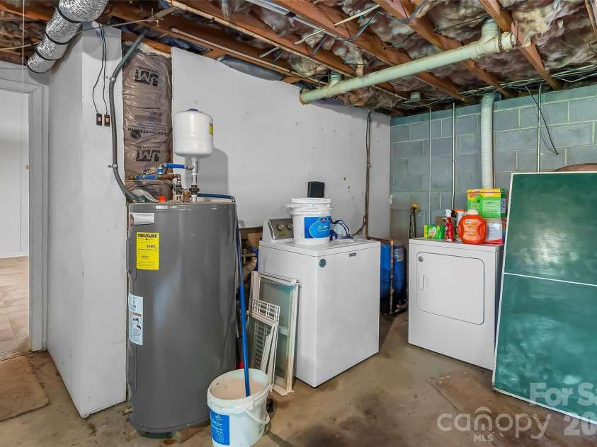 32 Swanns View Drive, Marion, NC 28752.  MLS# CAR4398128, YatesRealty ID 37311. Laundry and utility area