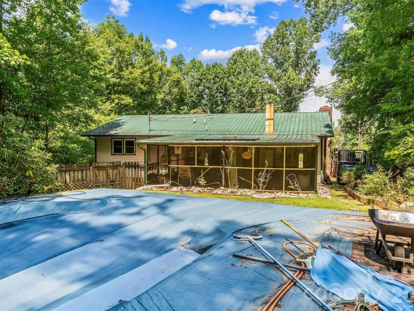 32 Swanns View Drive, Marion, NC 28752.  MLS# CAR4398128, YatesRealty ID 37311. Rear view