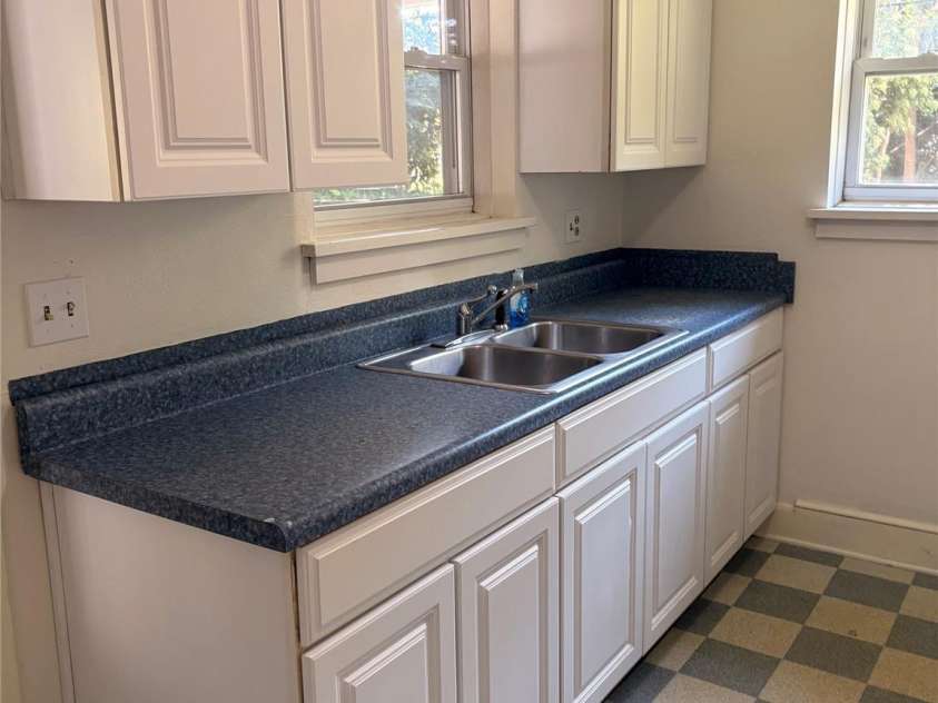 725 5th Avenue, Hickory, NC 28602.  MLS# CAR4401316, YatesRealty ID 37312. Kitchen with fresh paint