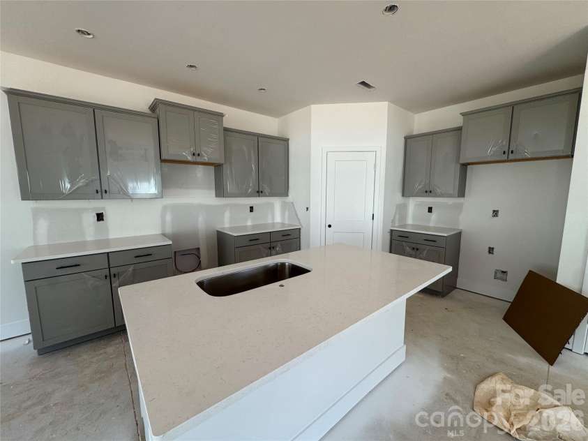 714 Longleaf Avenue, Gastonia, NC 28056.  MLS# CAR4385817, YatesRealty ID 37313. 