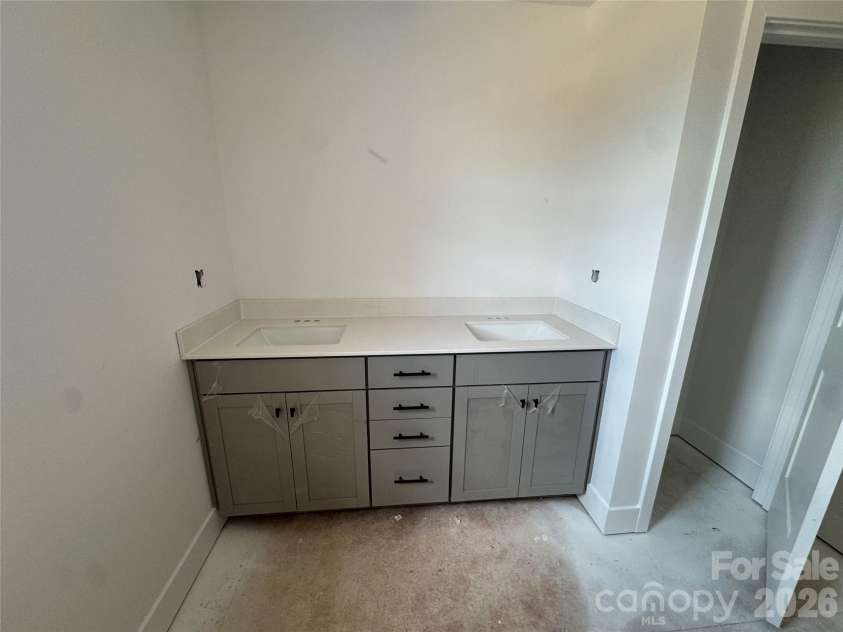 714 Longleaf Avenue, Gastonia, NC 28056.  MLS# CAR4385817, YatesRealty ID 37313. 