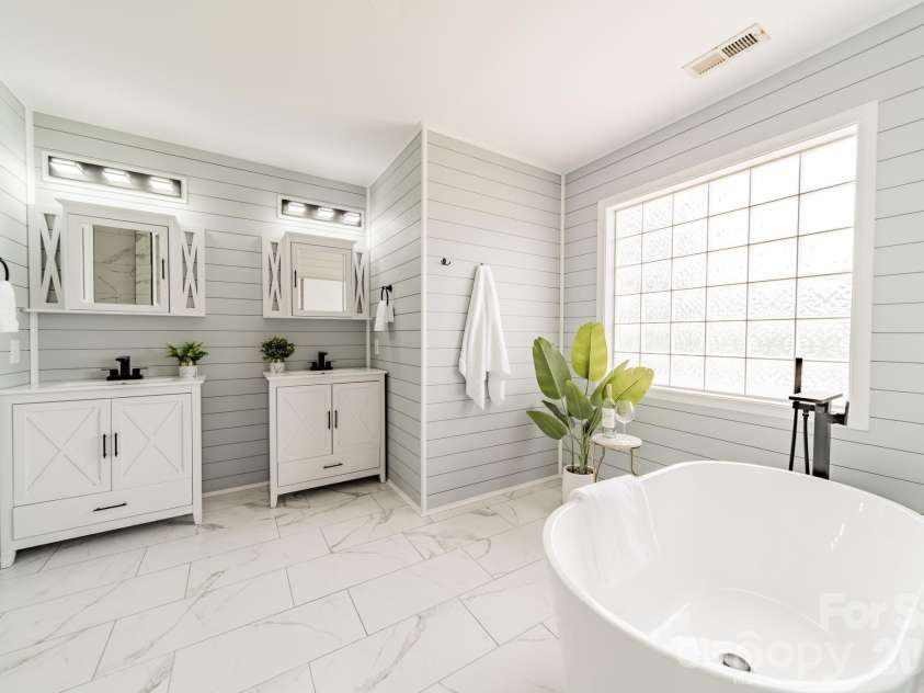 151 Turnberry Lane, Mooresville, NC 28117.  MLS# CAR4399986, YatesRealty ID 37314. 