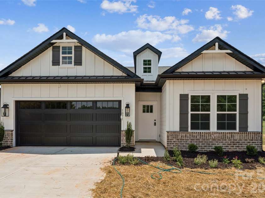 1071 Reba Lane, Kannapolis, NC 28081.  MLS# CAR4400585, YatesRealty ID 37315. 